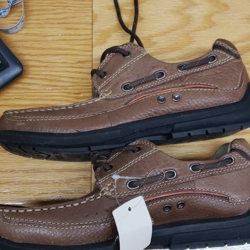 𝅺JUMPING jacks boys shoes NWT size 36M